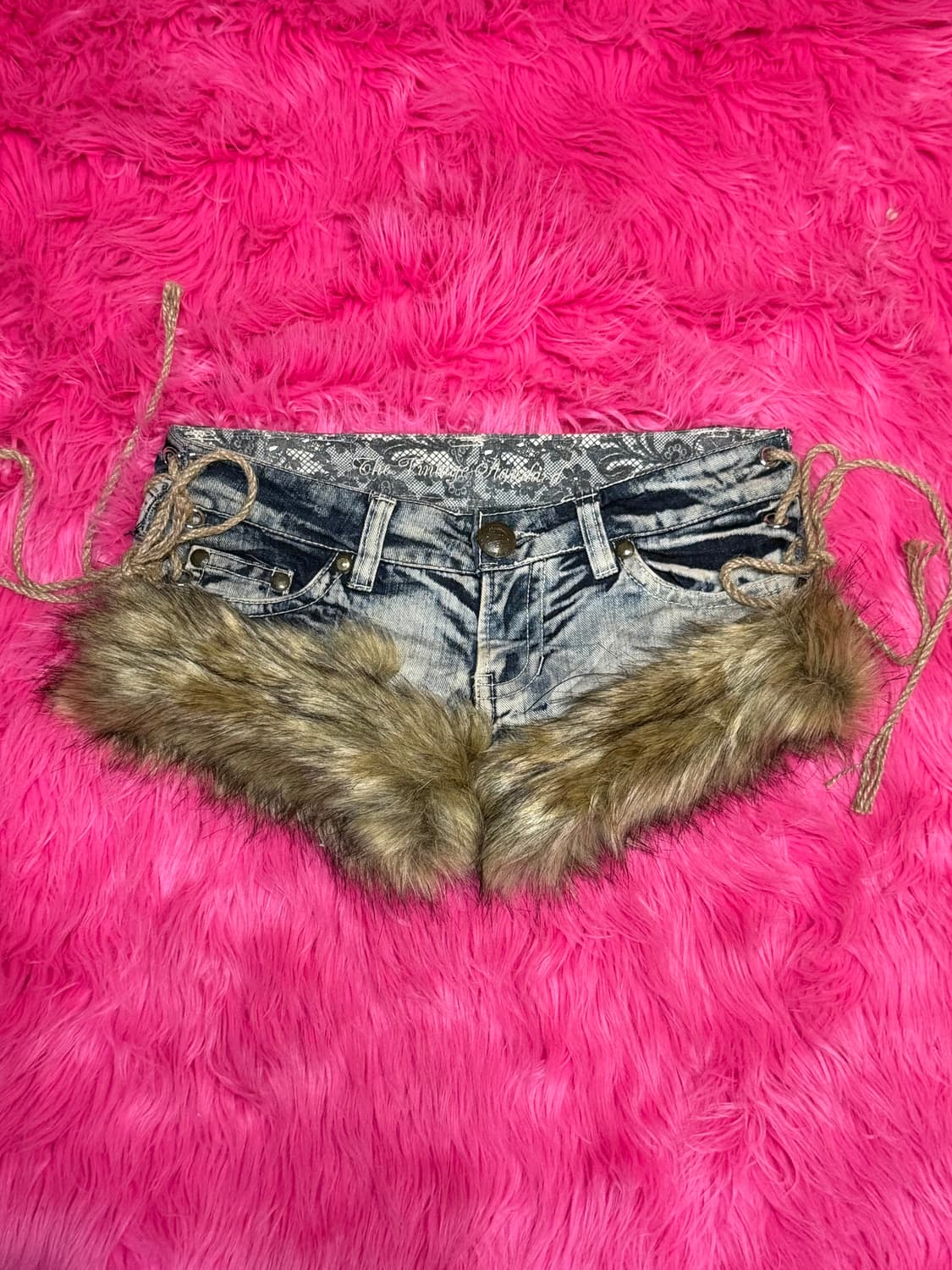 갸루맛 빈티지 퍼 숏츠 상품이미지1