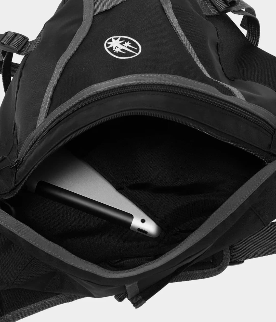 나이스고스트클럽 크로스백 상품이미지2