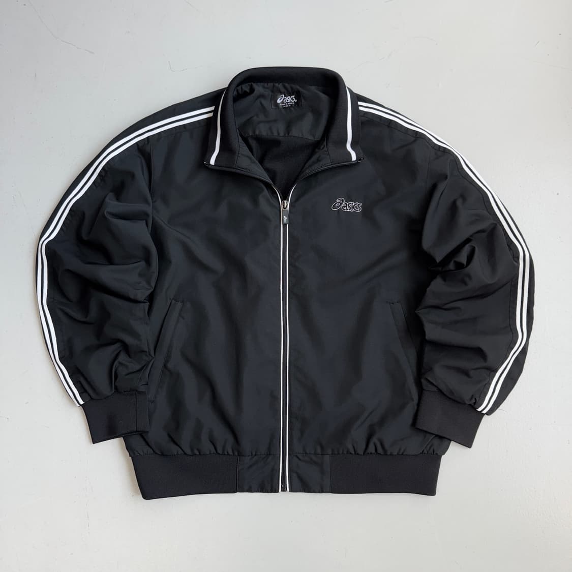 아식스 00s 올드스쿨 사이드라인 바람막이  상품이미지2