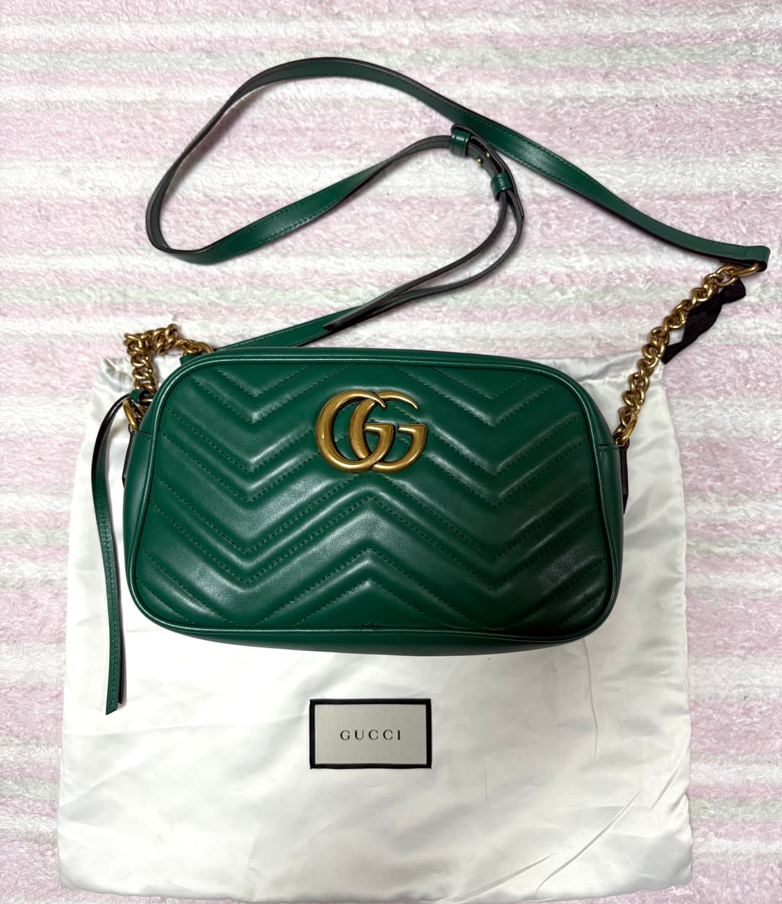 구찌 GG 마몽 마틀라세 카메라백 그린 여름한정판 상품이미지2