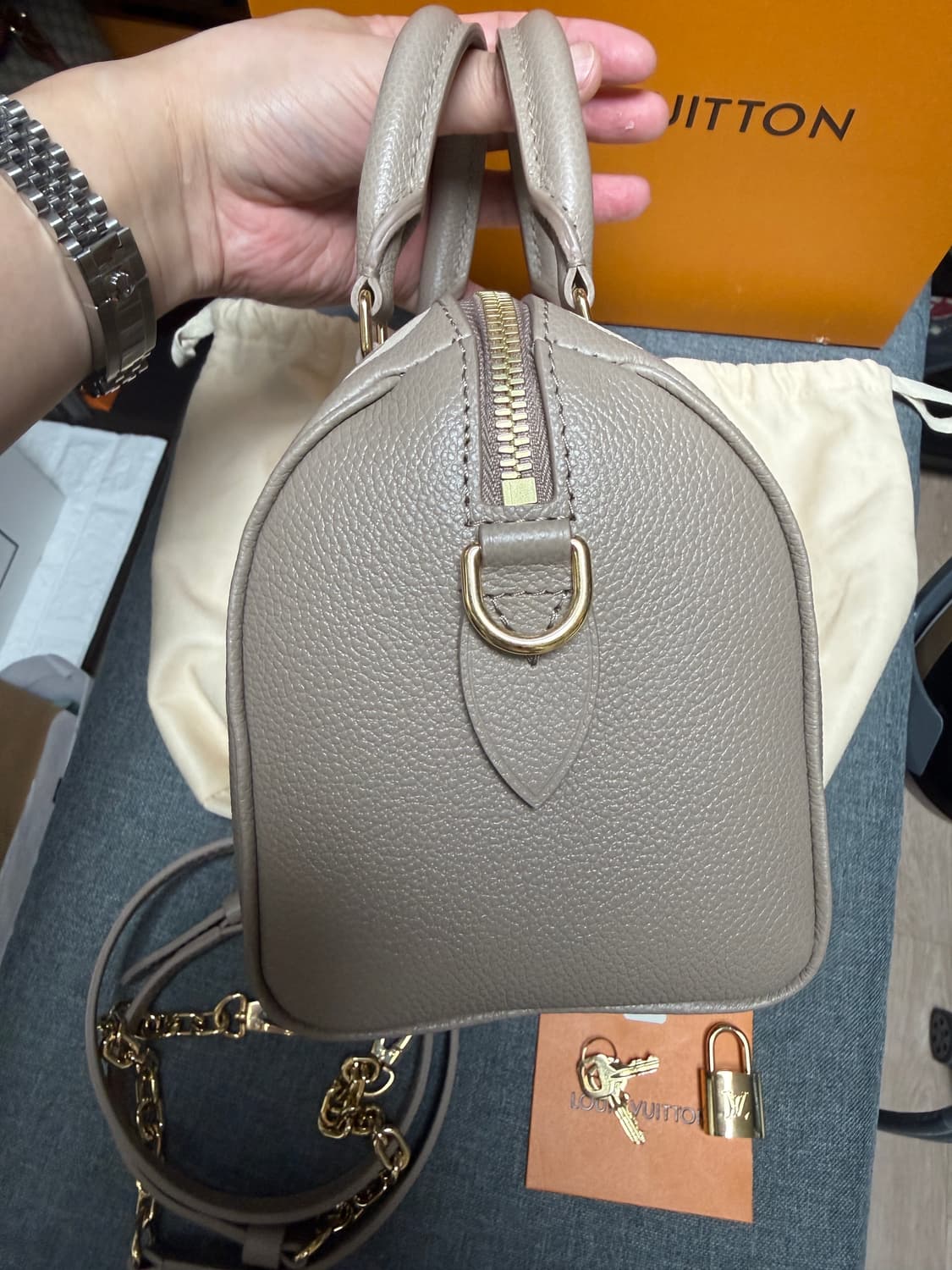 (새상품급)루이비통 스피디 반둘리에 20 내장칩 상품이미지4