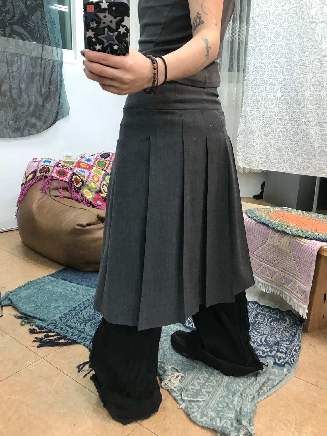 H&M 흐앤므 여성 차콜 테니스 미디스커트  상품이미지2