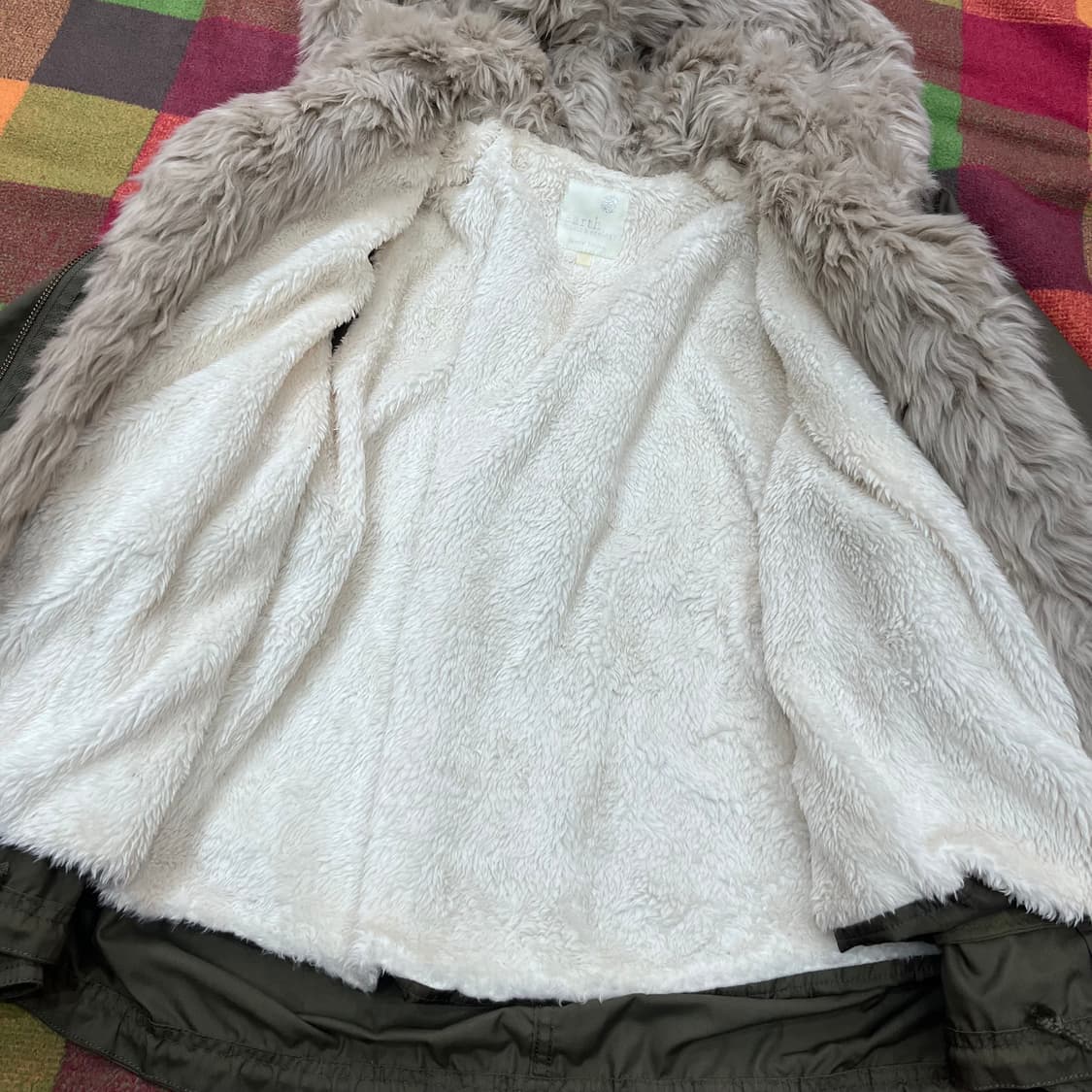 어스뮤직 모리 퍼 후드 야상 상품이미지5