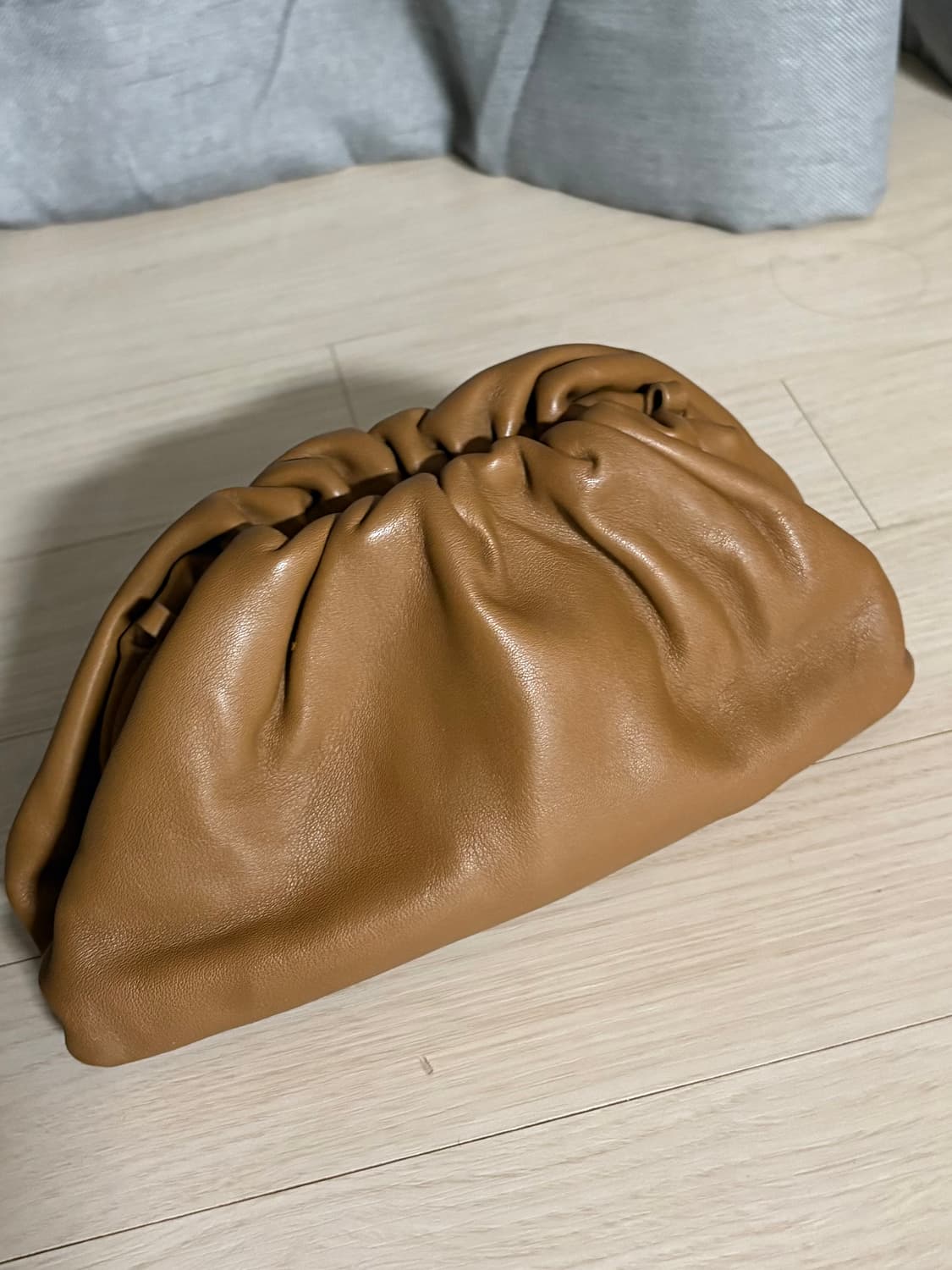 보테가베네타 만두 파우치백 미니 상품이미지1