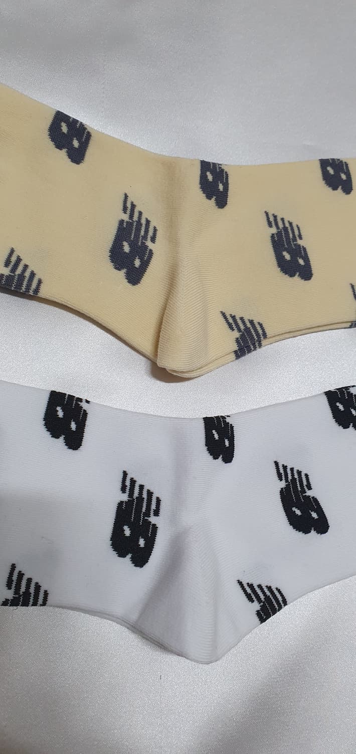 베이지 화이트 레터링 패턴 뉴발란스 양말  상품이미지4