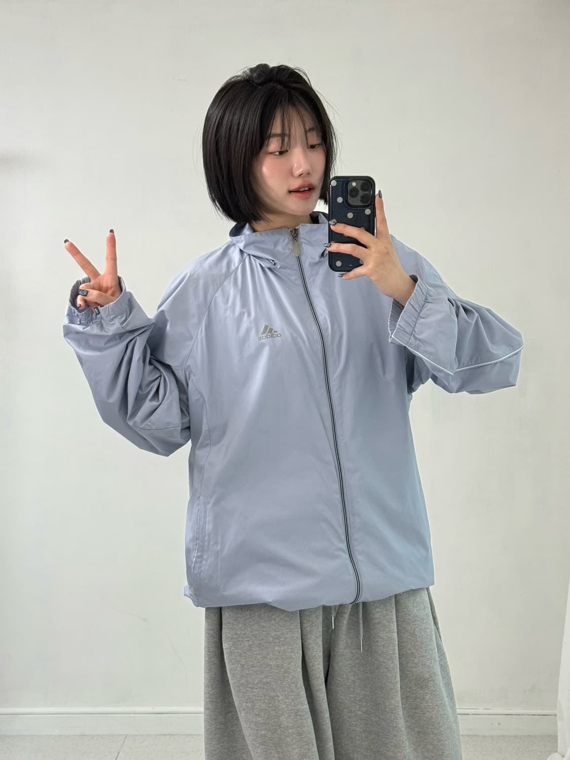 아디다스 시나모롤 오버핏 바람막이 상품이미지2