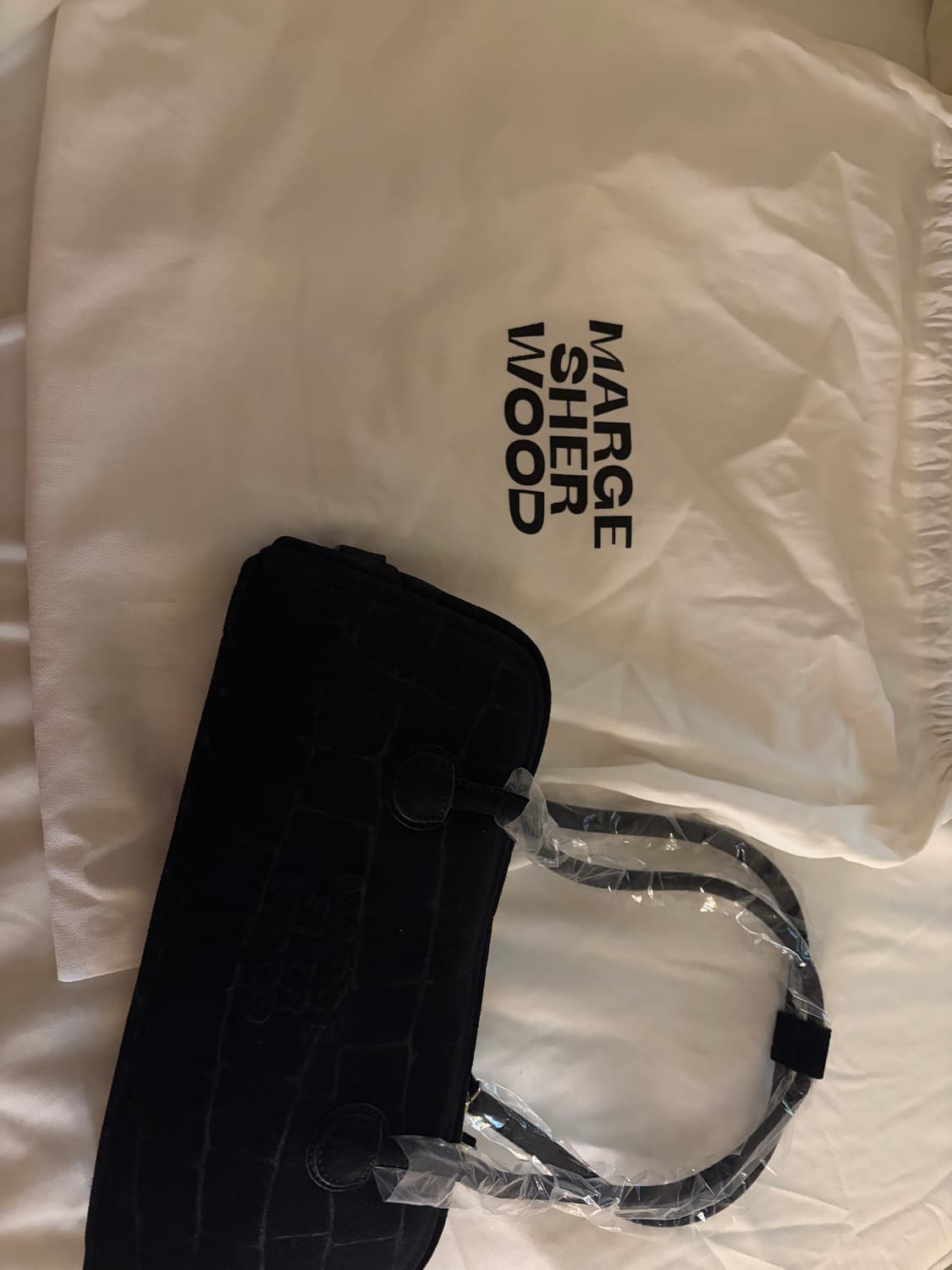 SOFT BOSTON EW_black croc-effect suede 상품이미지2