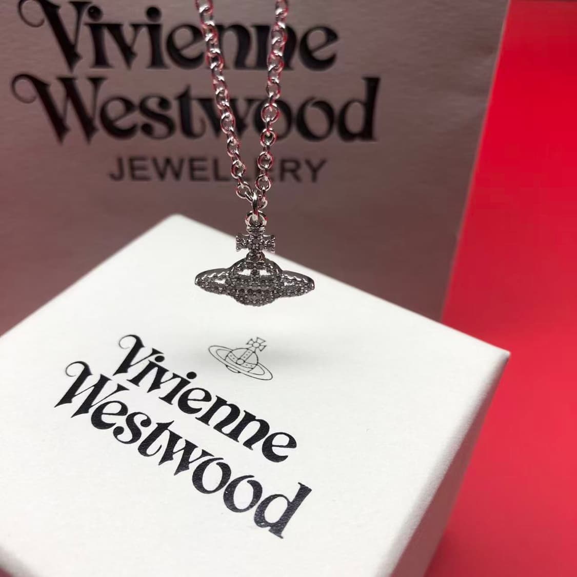 비비안 웨스트우드 Petite Orb Pendant Necklace 상품이미지4
