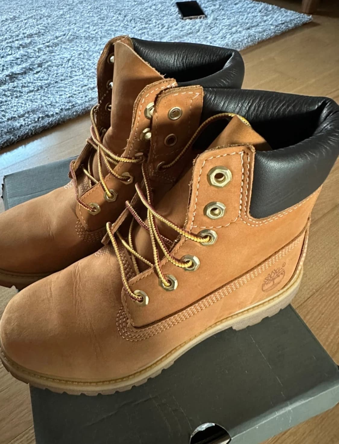 팀버랜드 6인치 프리미엄 워커 옐로우 브라운 색상 상품이미지1