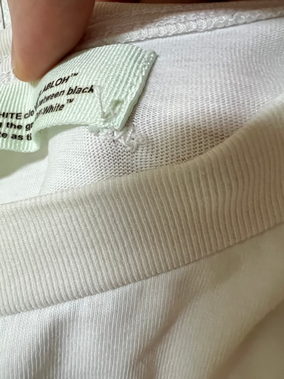 오프화이트 x Vitkac 콜라보 스케치 애로우 반팔티 m 상품이미지5