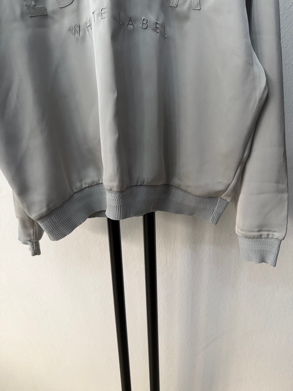 정품) 에스카다 여성 24ss 나일론 로고 맨투맨 S  상품이미지4