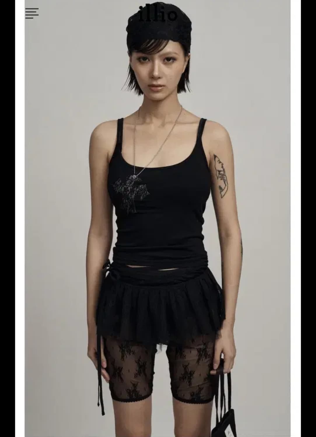 일리오 블랙크로스레이스슬리브리스 나시 탑 상품이미지1