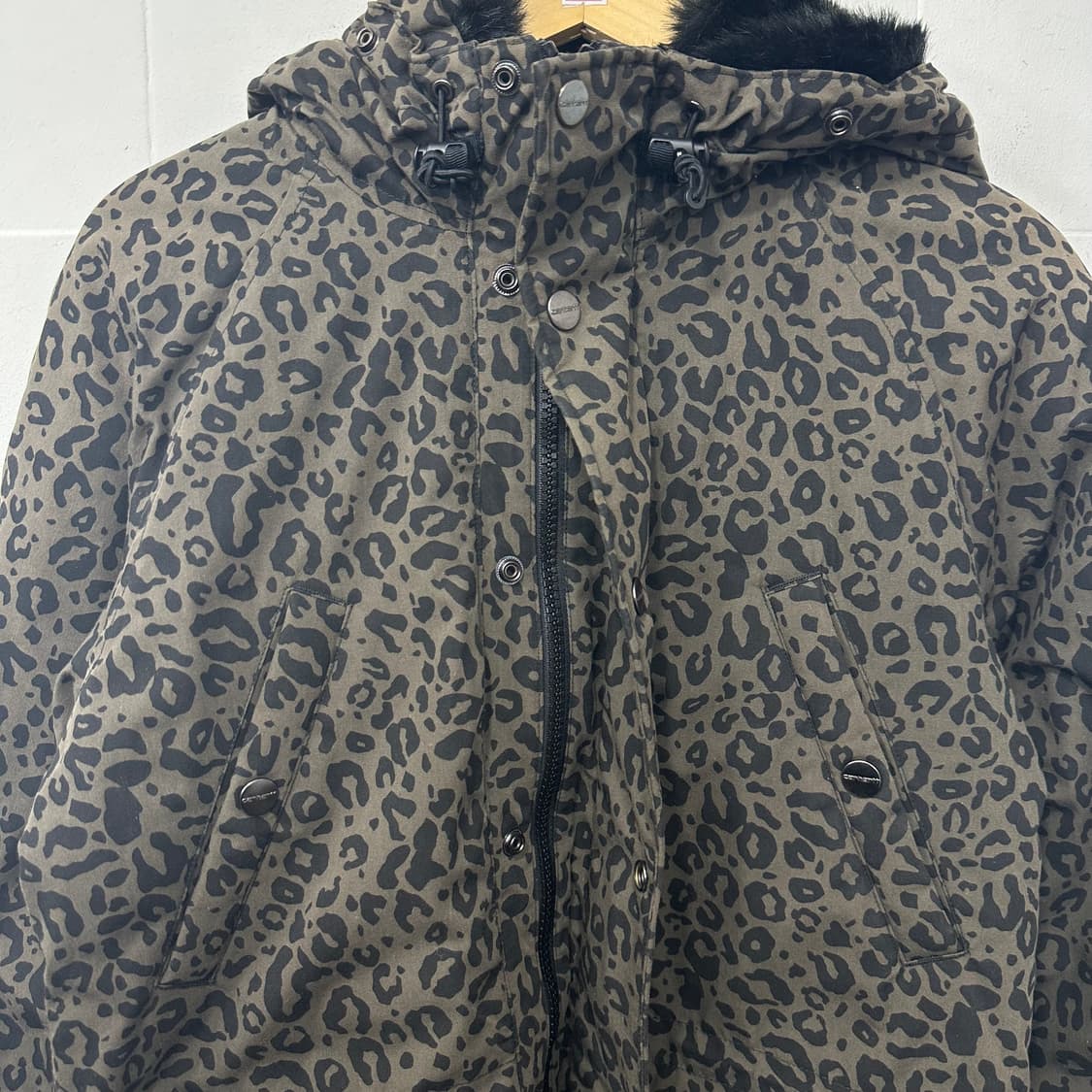 칼하트 WIP 트래퍼 파카 상품이미지2