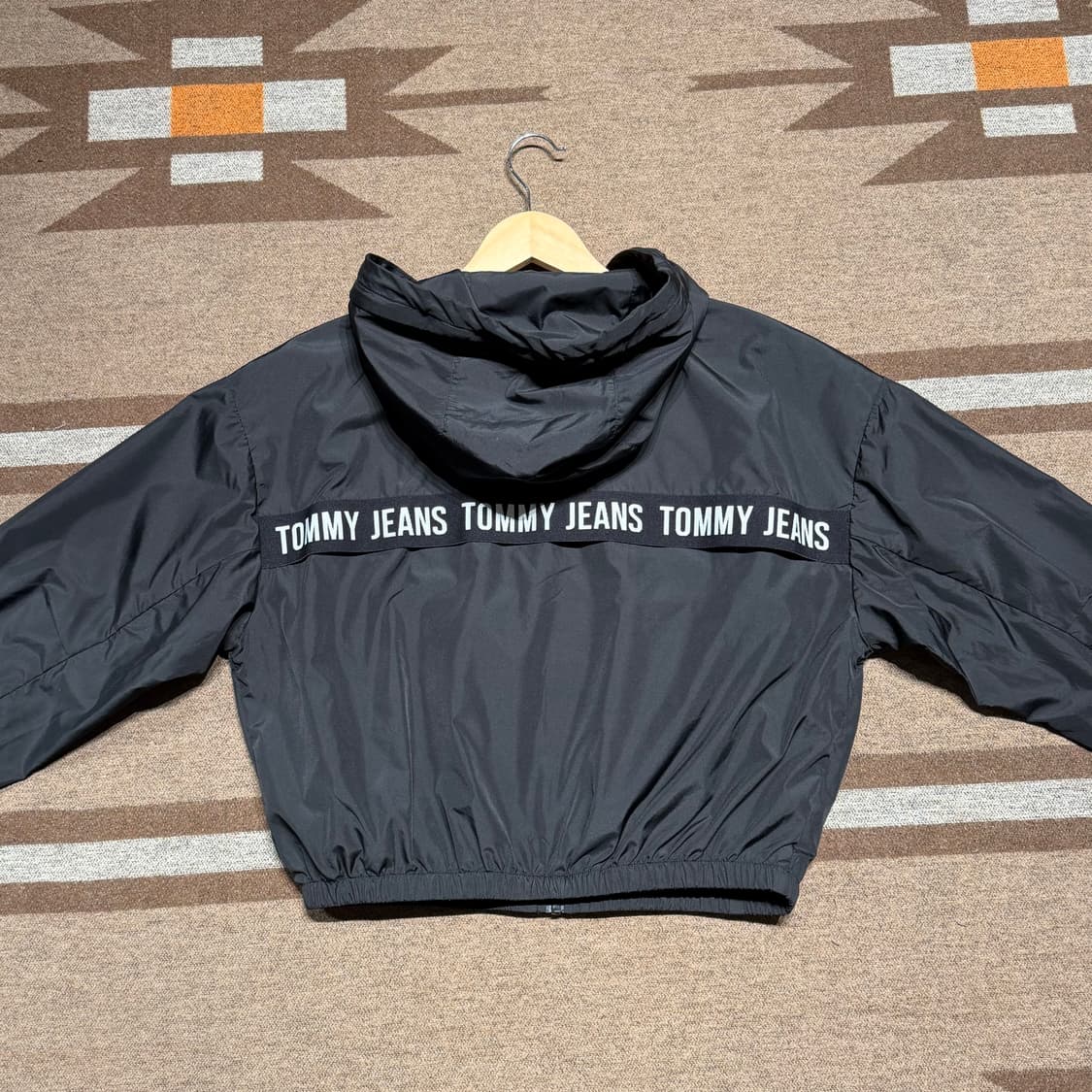 타미힐피거 여성 크롭 바람막이 s 상품이미지4