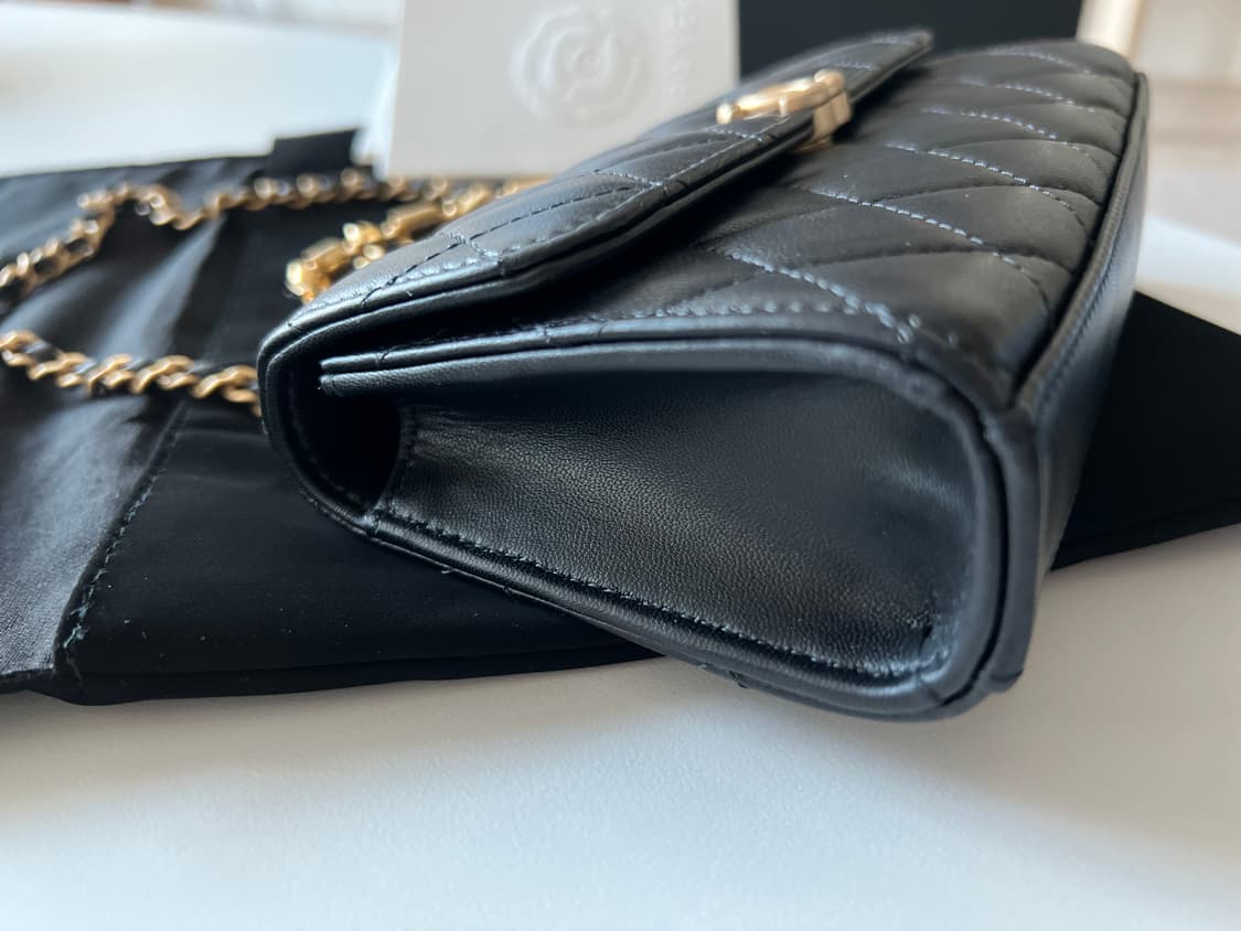 CHANEL 샤넬 체인 플랩 폰 홀더 블랙 상품이미지6