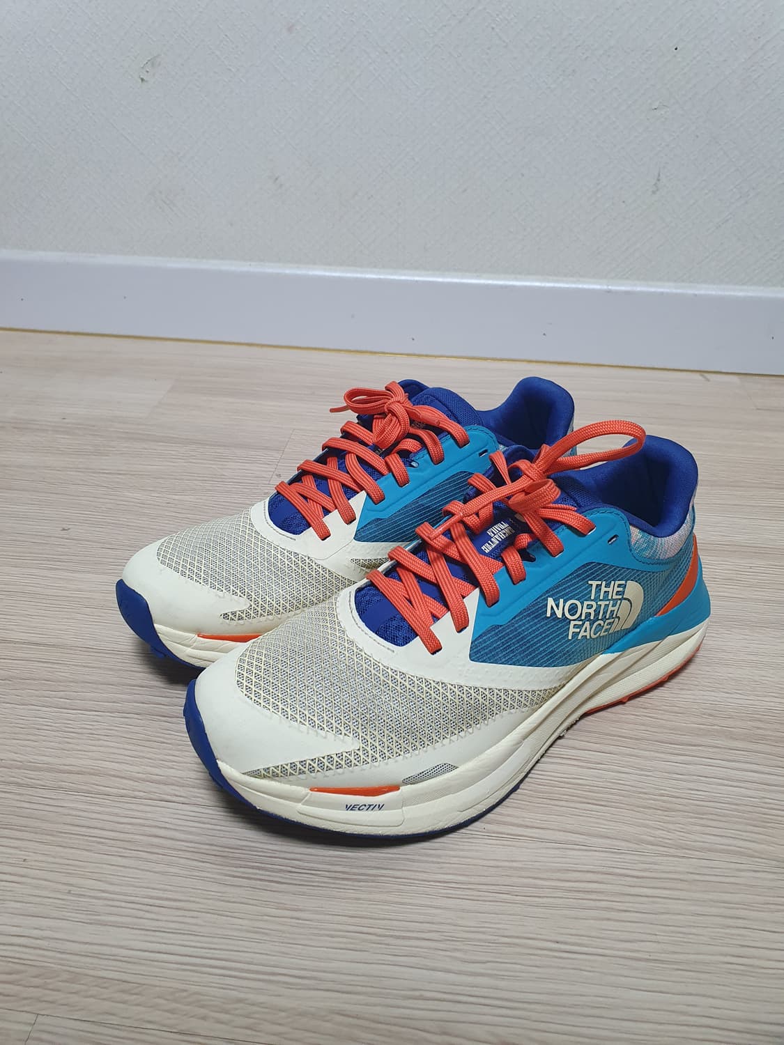 노스페이스 백티브 엔듀리스3 트레킹화 275 상품이미지4