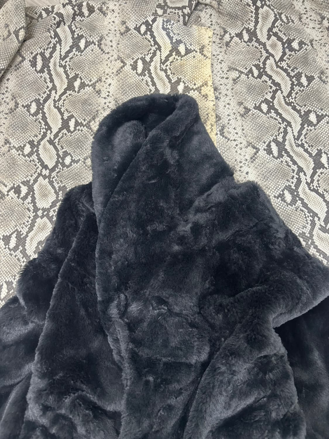 [GRL]Y2K Black Fur Jacket 상품이미지6