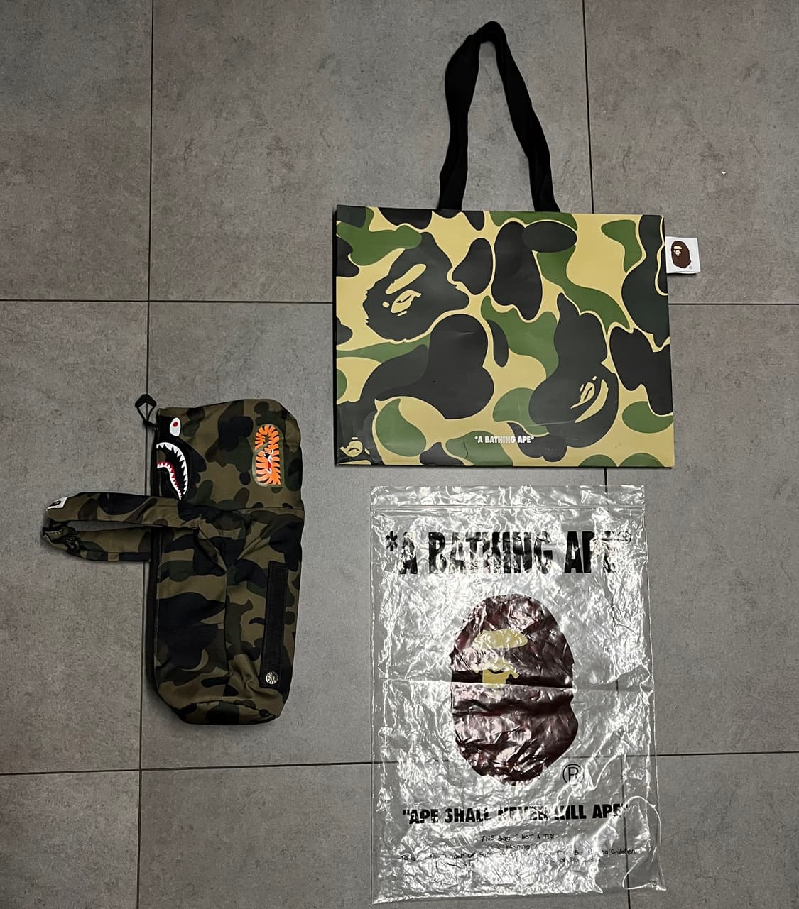 베이프 샤크 카모 미니백 상품이미지2