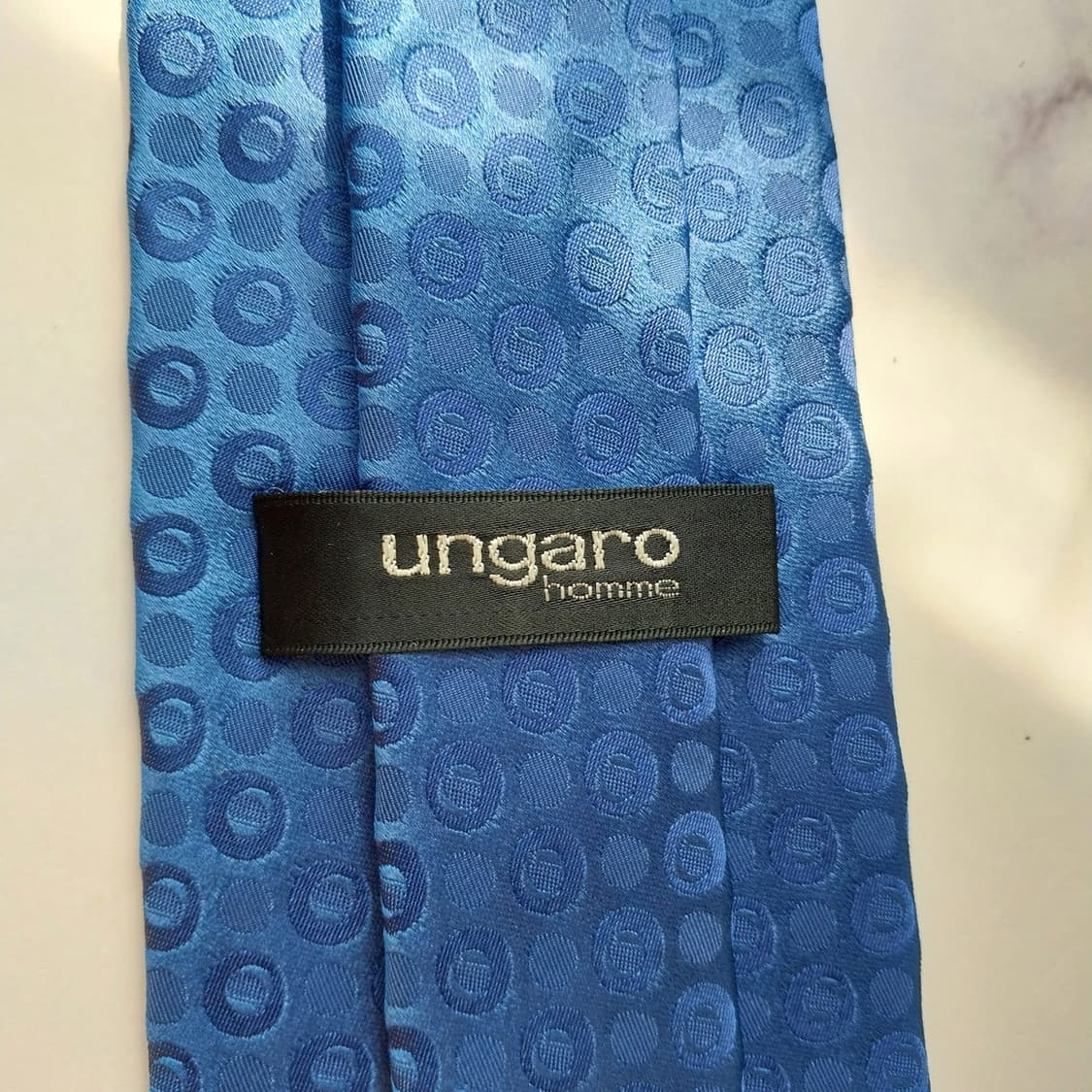 웅가로 실크 블루 로고 패턴 넥타이 8.5cm A+등급 K2364
 상품이미지8