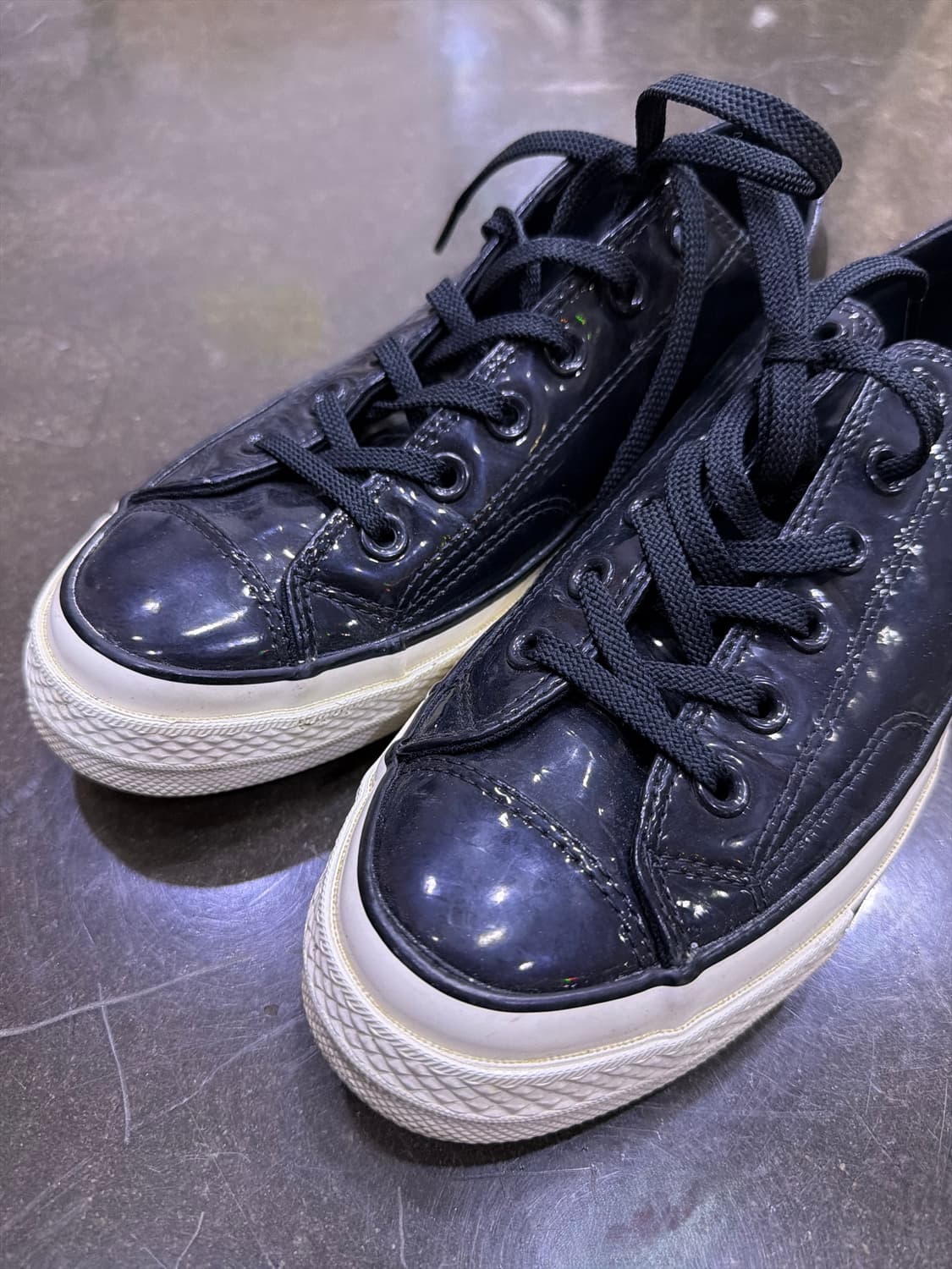 컨버스 올스타 척테일러 페이던트 유광 블랙 로우 스니커즈 250 상품이미지3