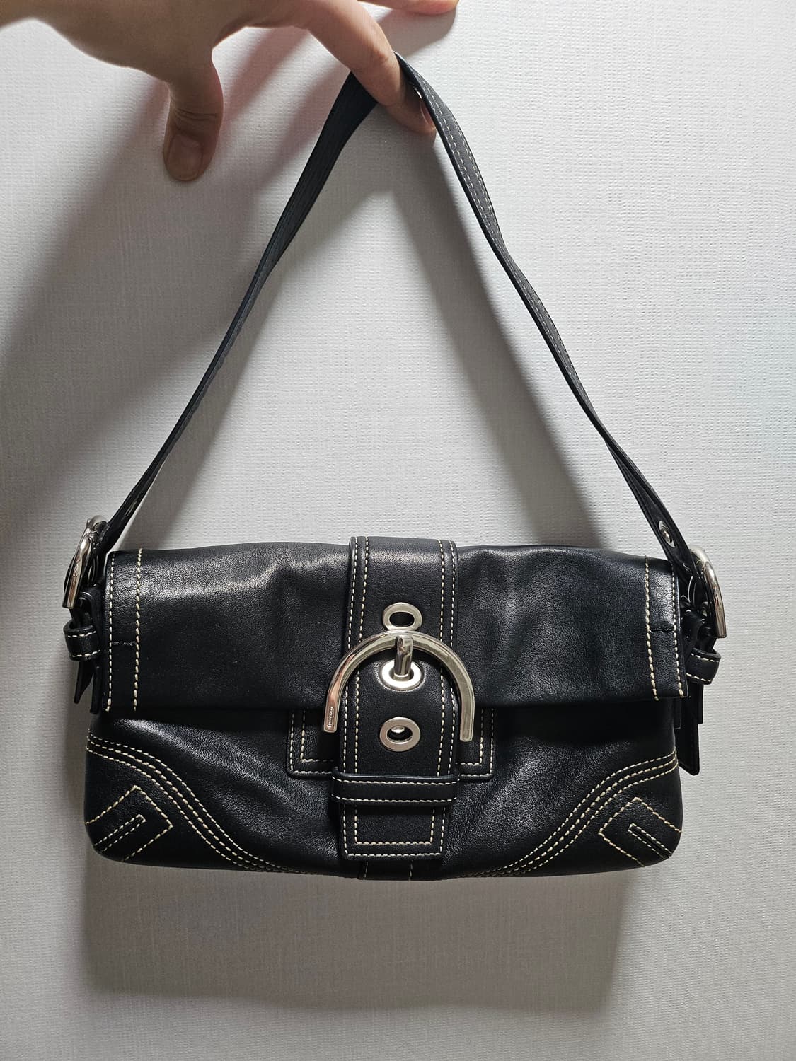 코치 버클 빈티지 숄더백 상품이미지1