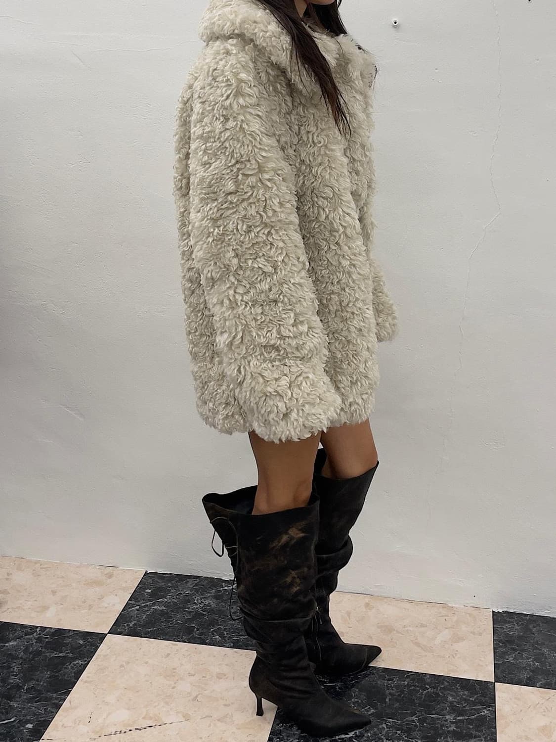 지니픽 퍼 자켓 Puffy fur coat 아이보리 상품이미지4