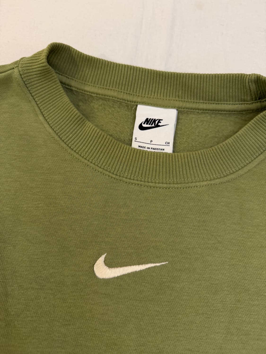초희귀) 나이키 센터 스우시 맨투맨 스웻셔츠 말차 올리브 그린 상품이미지2