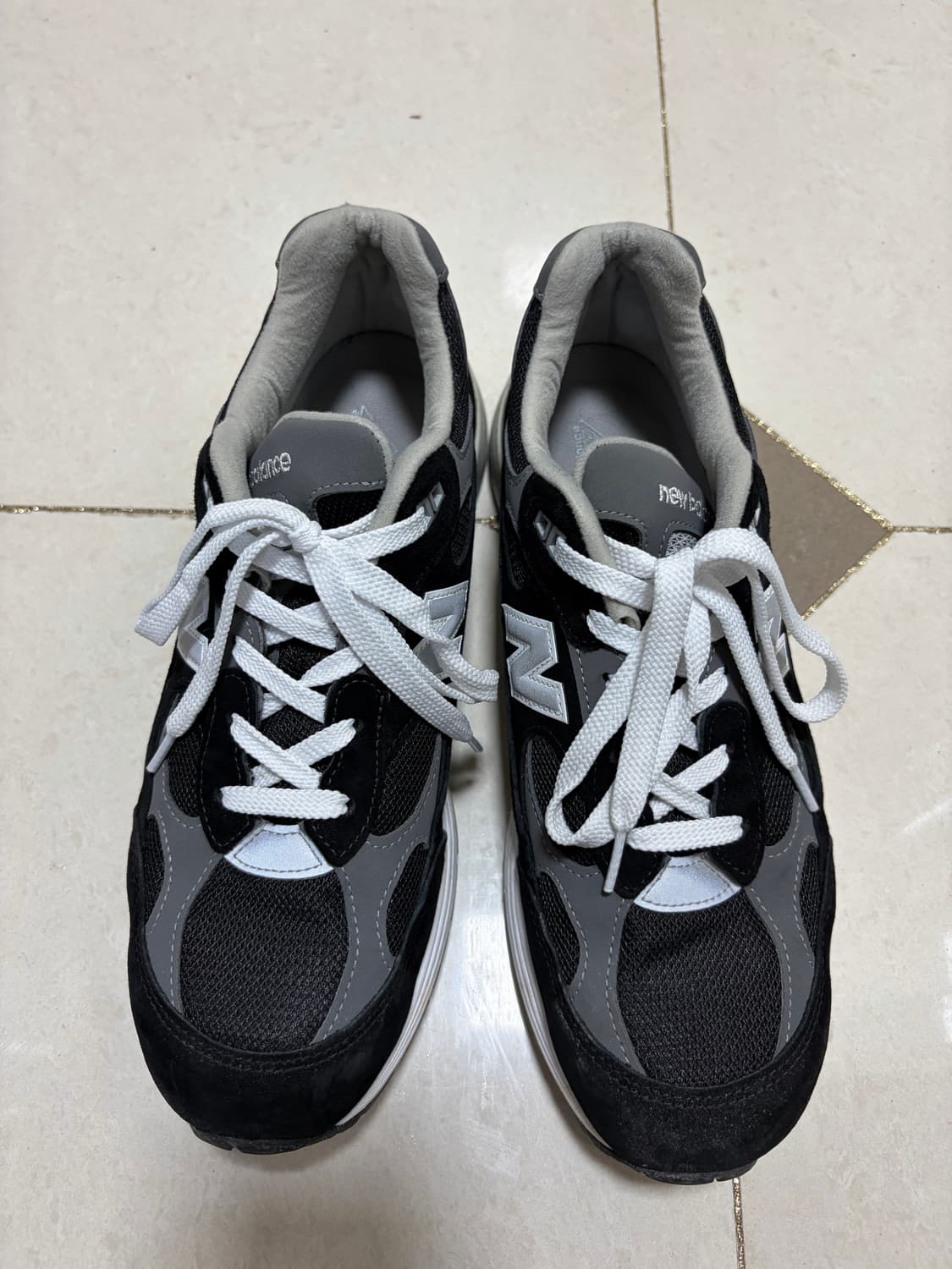 뉴발란스 992 285 코어블랙그레이 상품이미지1