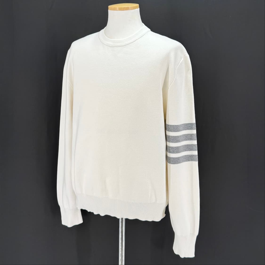 [4사이즈] 톰브라운 사선완장 밀라노스티치 니트 (MKA202A) 상품이미지5