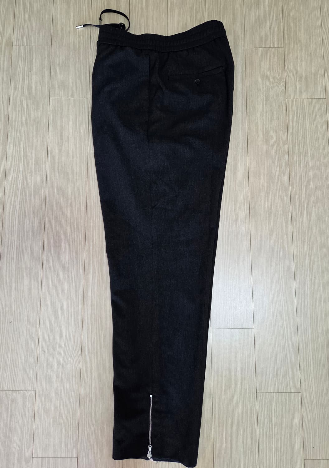 타임옴므 지퍼 디테일 밴딩 슬랙스  상품이미지3