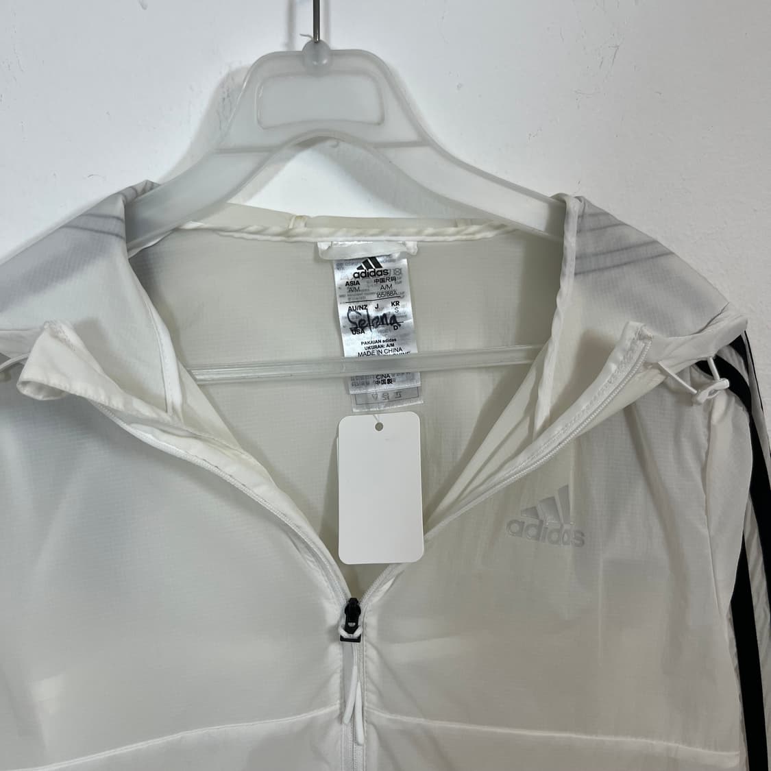 Adidas white running windbreaker 상품이미지5