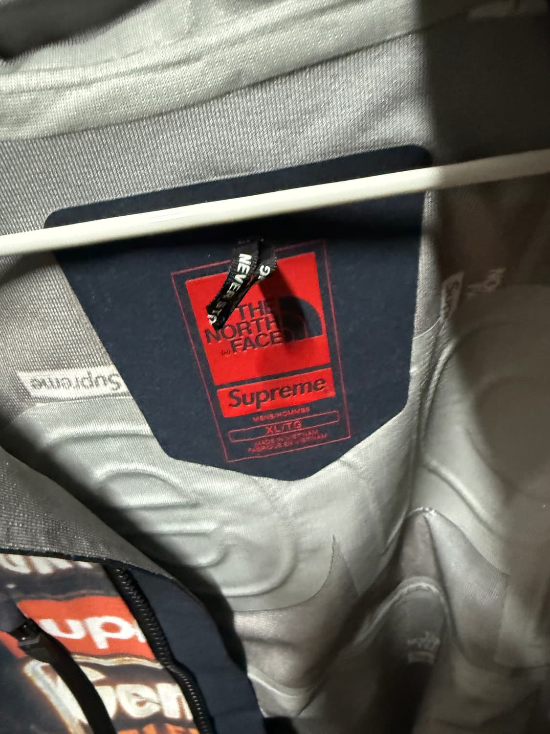 슈프림 노스페이스 타임스퀘어 바람막이 xl 상품이미지2