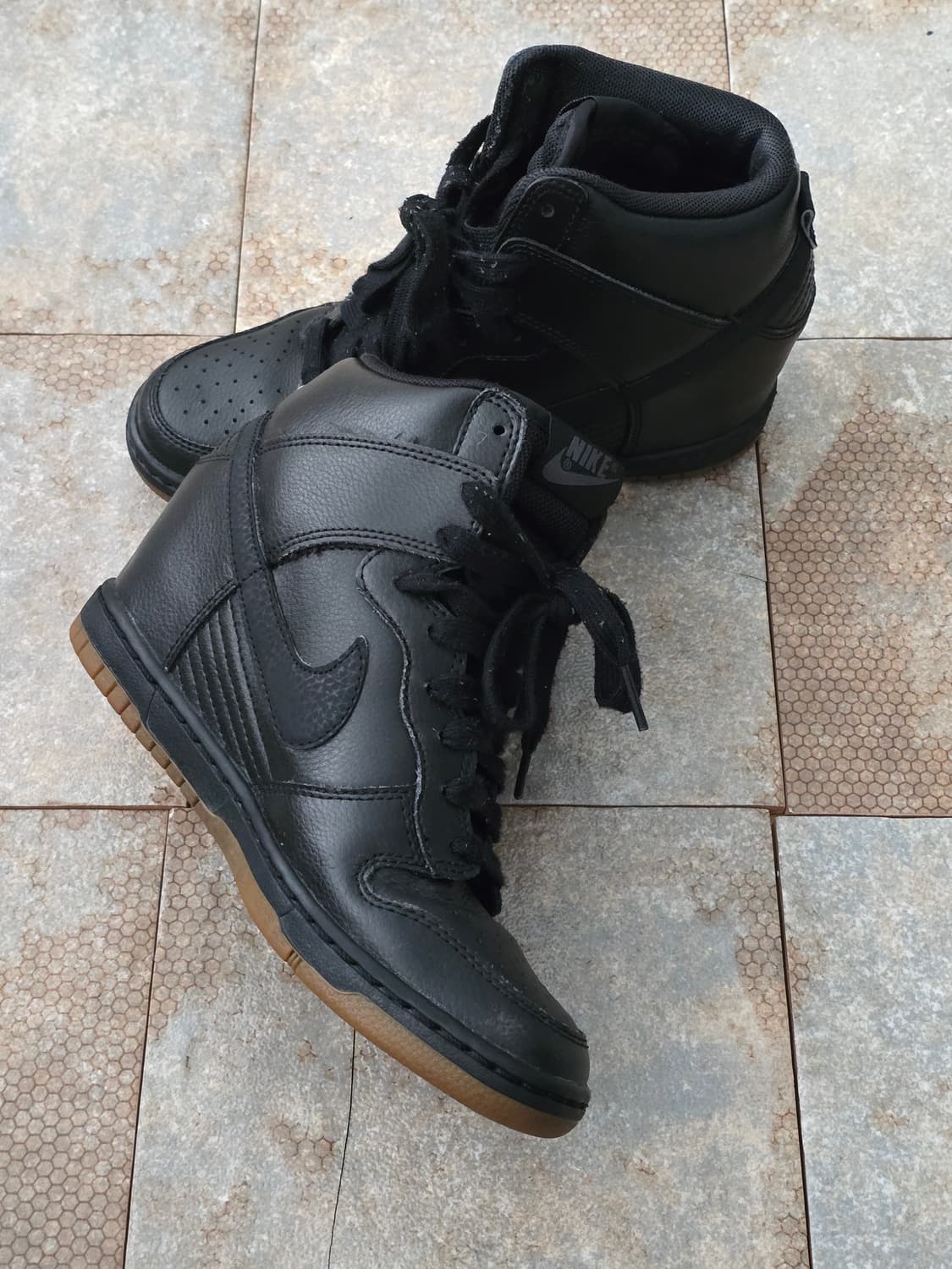 (225)나이키 덩크 스카이 하이 에센셜 블랙 검 상품이미지4