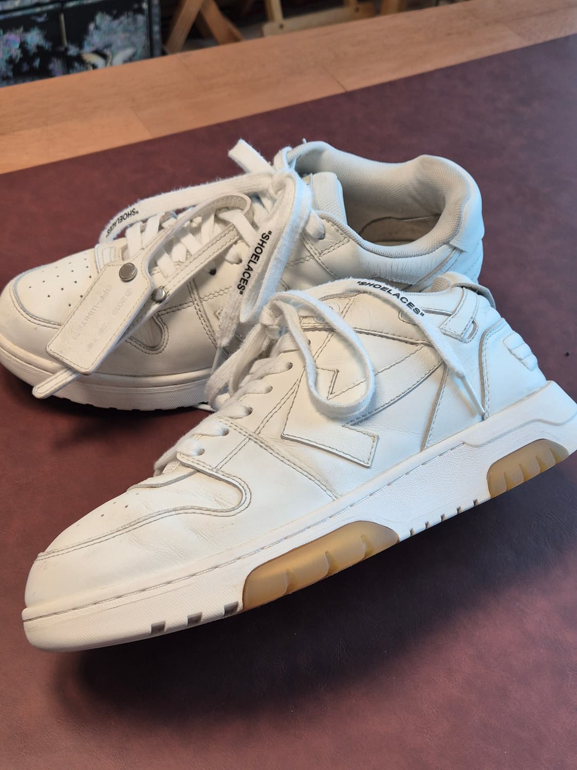 255-260(40) 정품 오프화이트 아웃오브오피스 스니커즈  상품이미지1