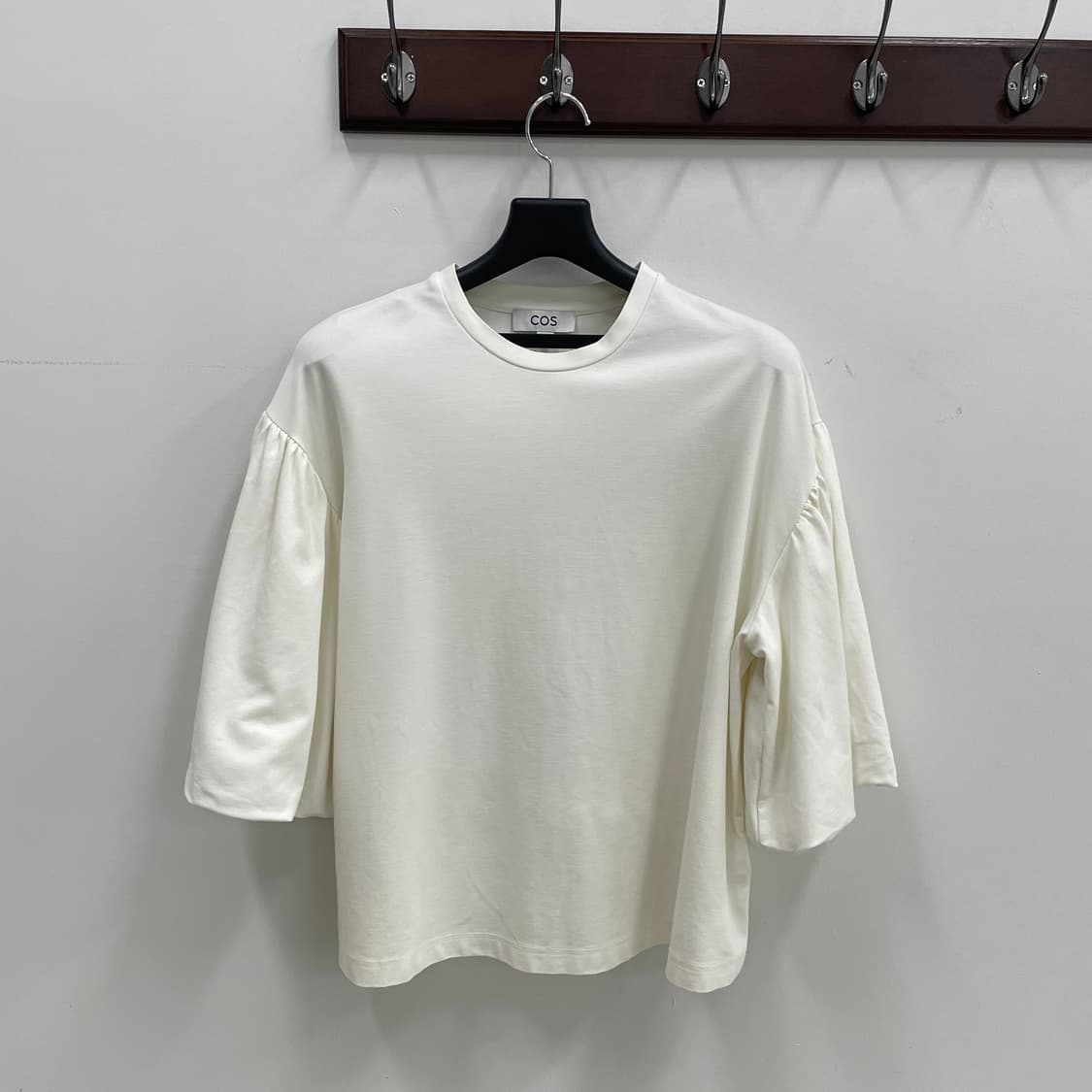 코스 여성F 벌룬 슬리브 반팔 티셔츠 상품이미지1