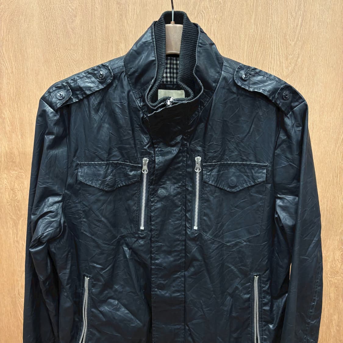 디젤 바이커 자켓 밑단 시보리 스탠드 칼라 메탈 지퍼 디테일 블랙 상품이미지4