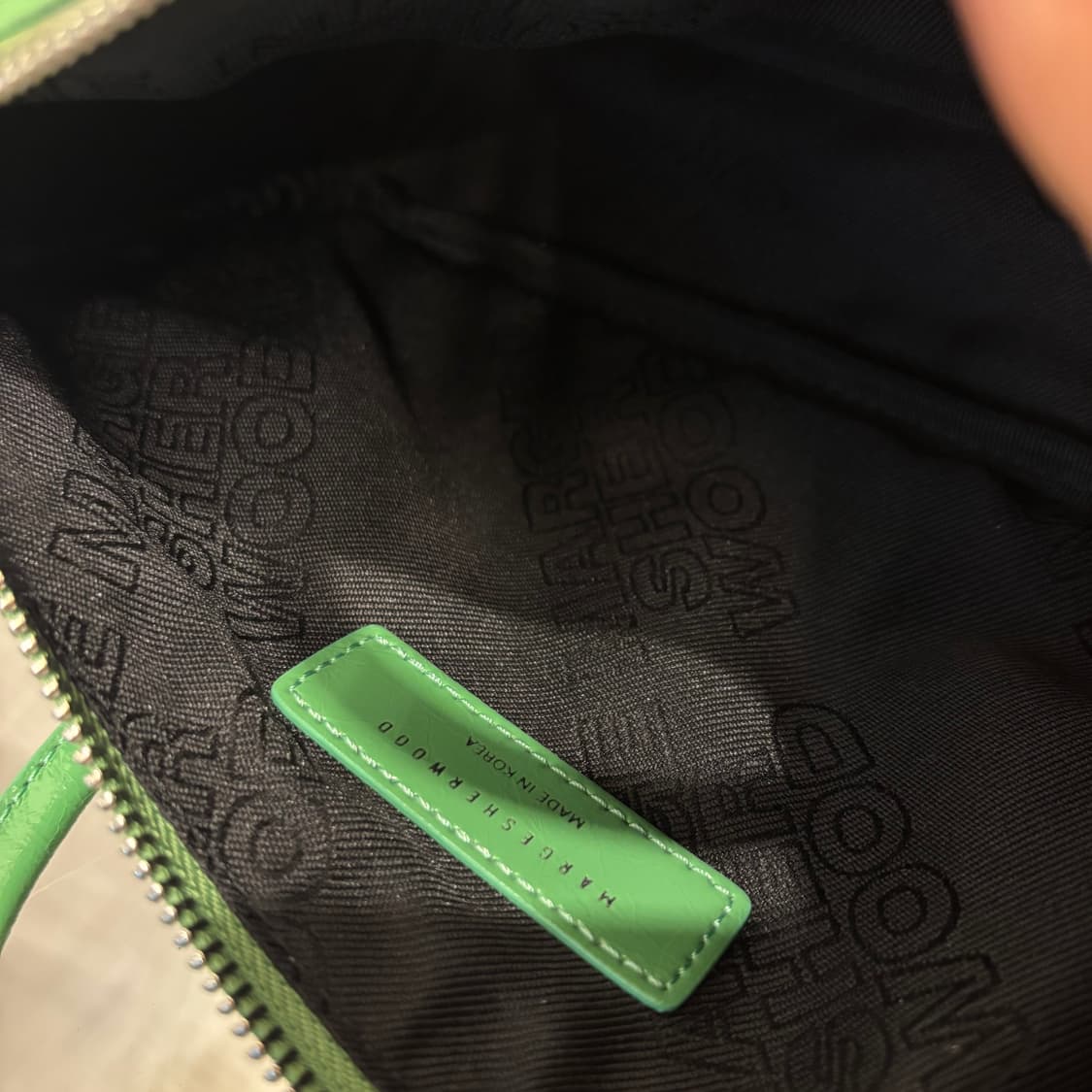 정품 마지셔우드 크링클백 그린     상품이미지9