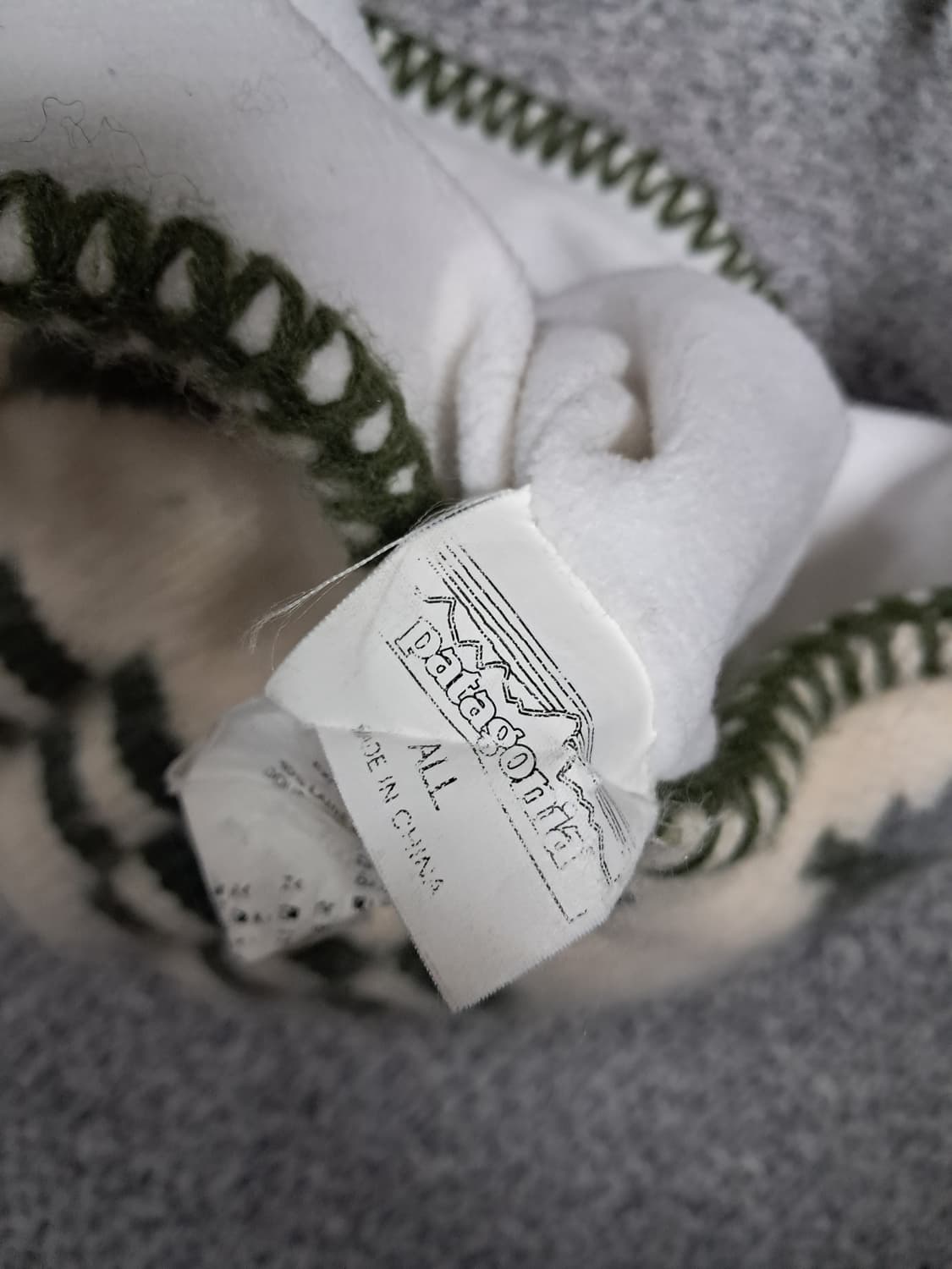 파타고니아 털방울 귀달이 모자 아이보리 상품이미지5