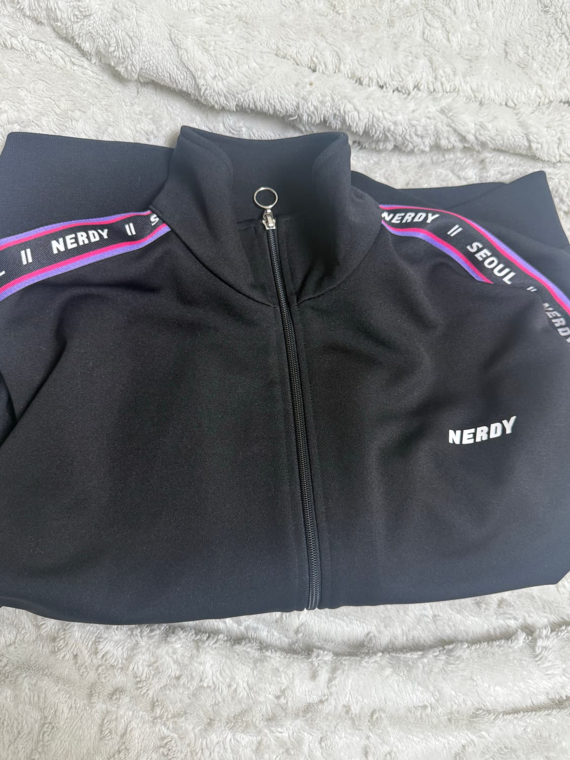 널디 NERDY 검정 서울 트랙탑 져지 M 상품이미지1