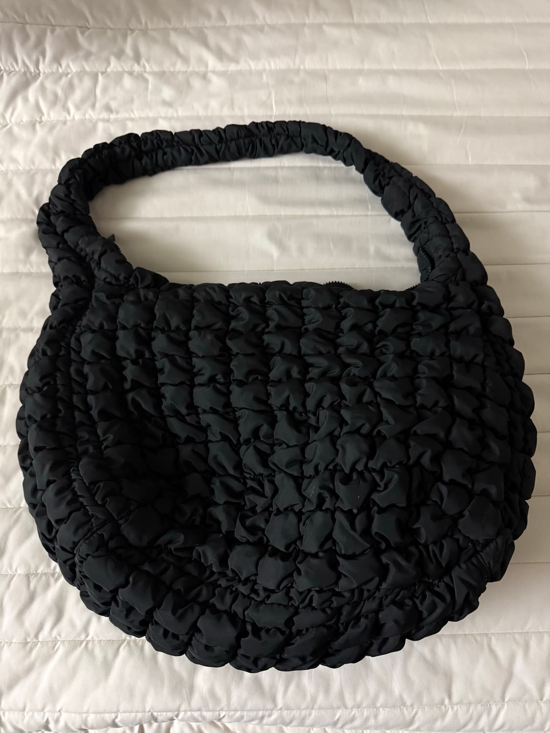 코스 퀼팅 오버사이즈 숄더백 상품이미지1