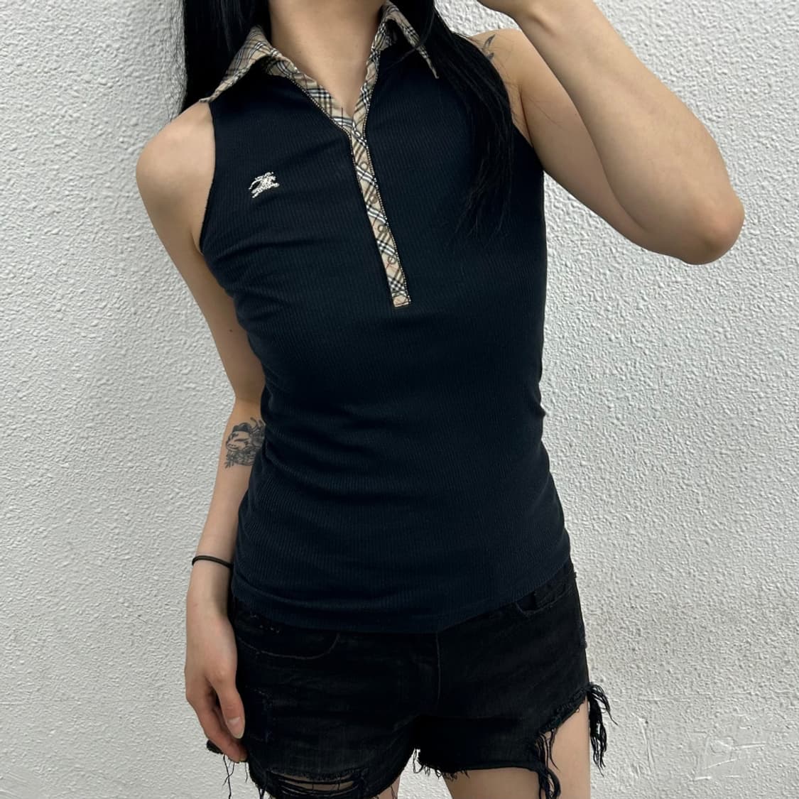 버버리 노바체크 카라 블랙 골덴 나시 38 상품이미지1
