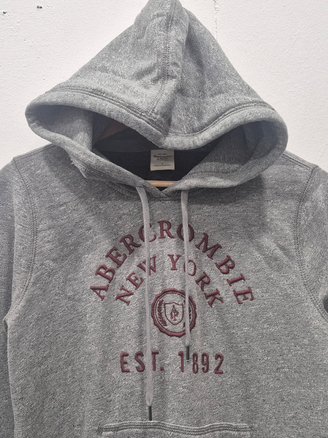 아베크롬비 버건디 자수 기모 후드티 여성 S사이즈 상품이미지2