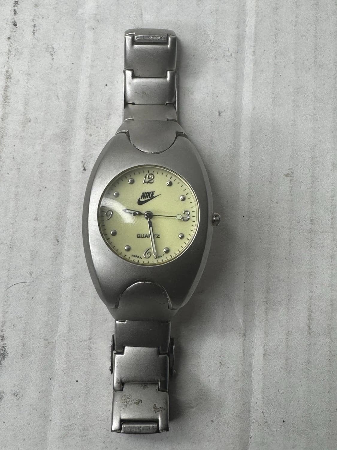 나이키 이마라 쿼츠 시계 상품이미지1