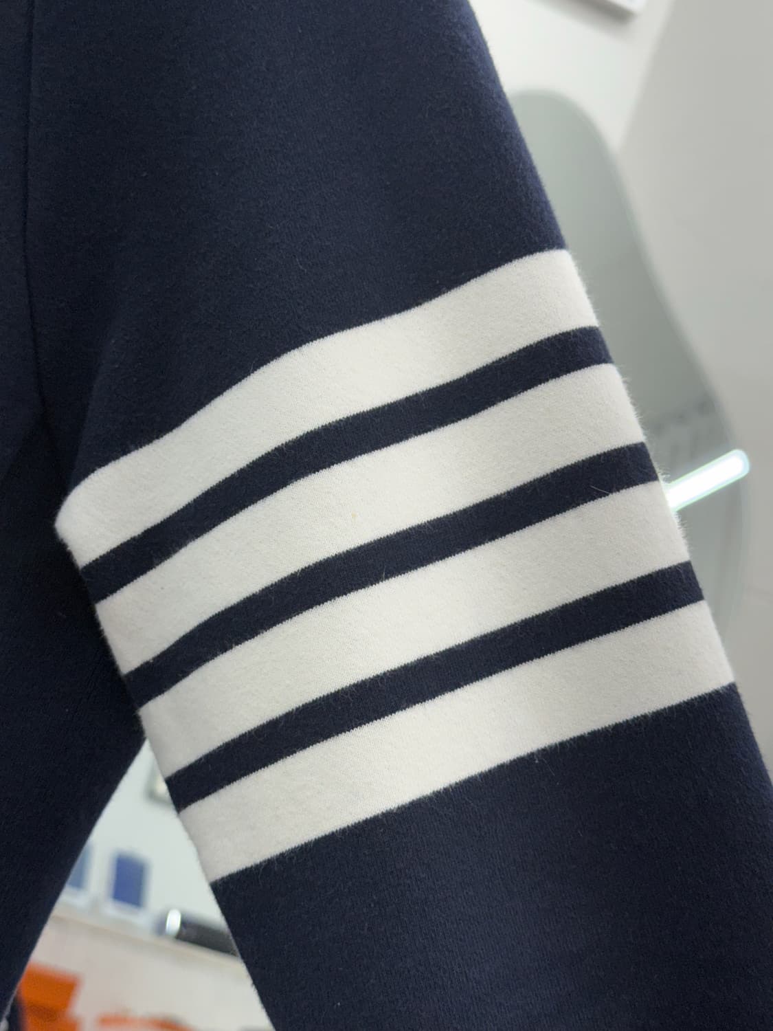 [5] 톰브라운 사선완장 금장 후드집업 상품이미지3