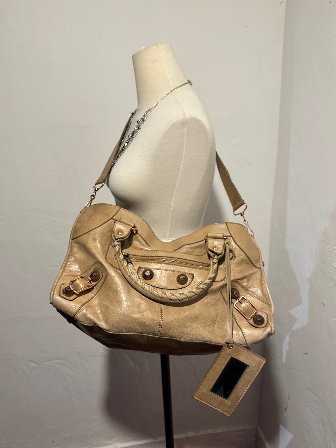 Balenciaga 발렌시아가 모터백 미듐 베이지 상품이미지1