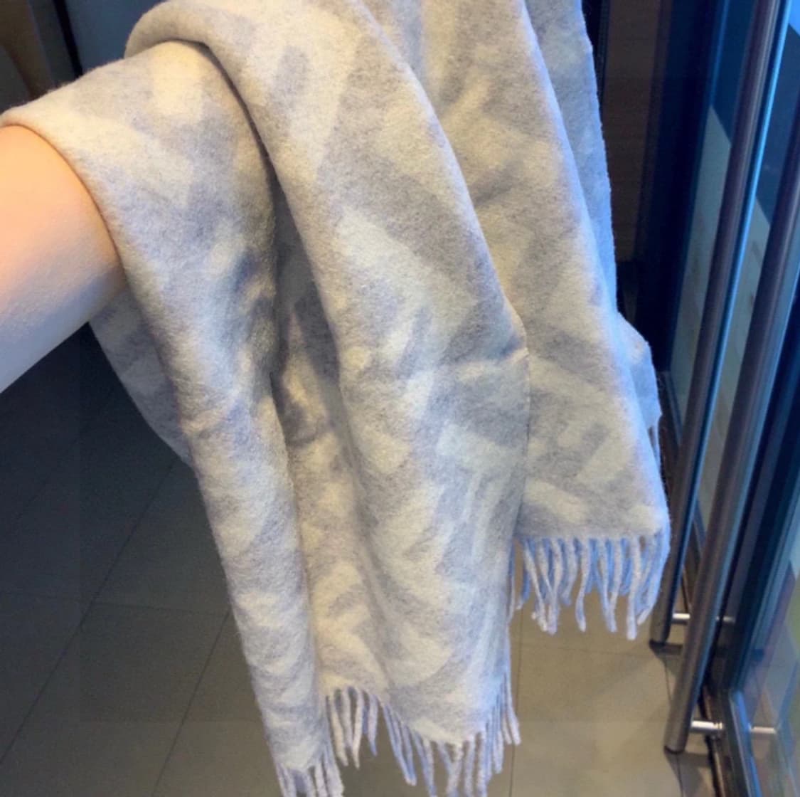 펜디 클래식 더블 F 울 목도리 상품이미지3