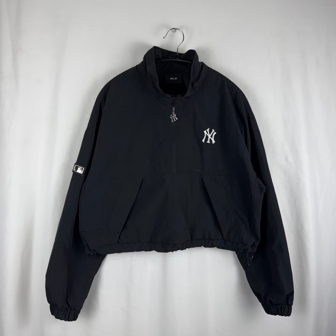 (M) MLB 뉴욕양키스 크롭 하프집 우븐 자켓 블랙 상품이미지2