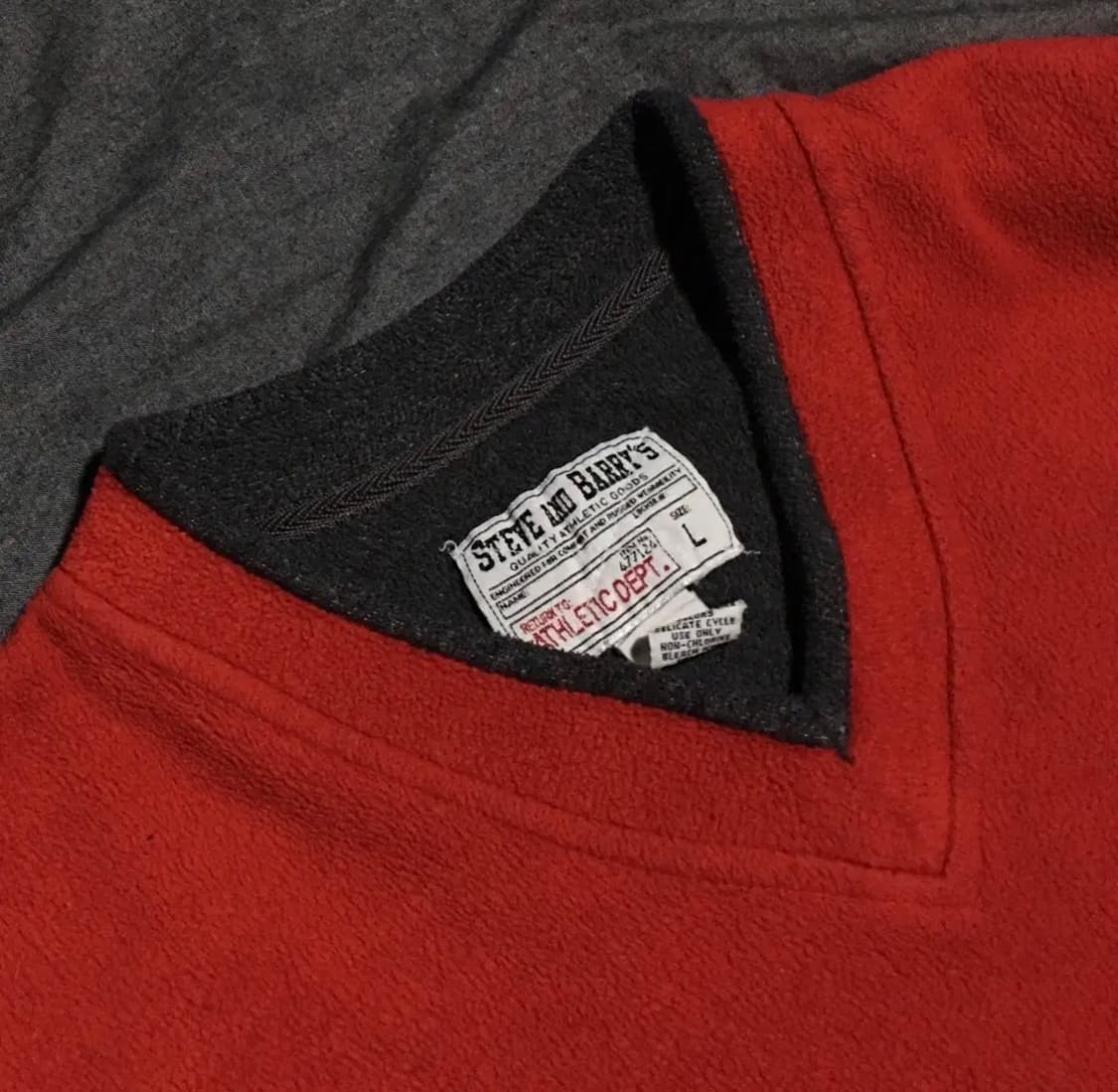 Ohio State Univ. V-Neck pullover fleece  상품이미지3