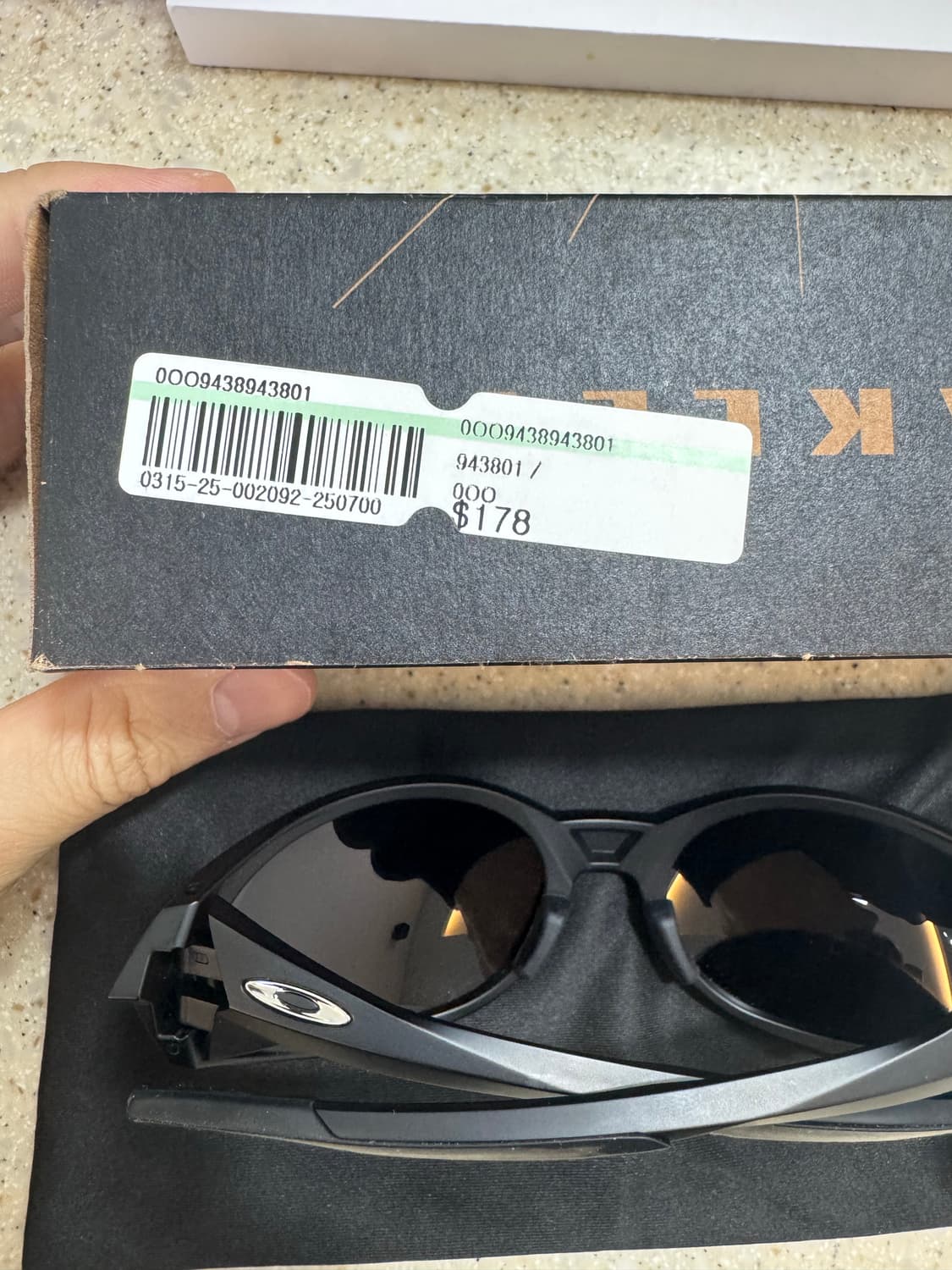 오클리 아이자켓 리덕스 블랙 선글라스 상품이미지5