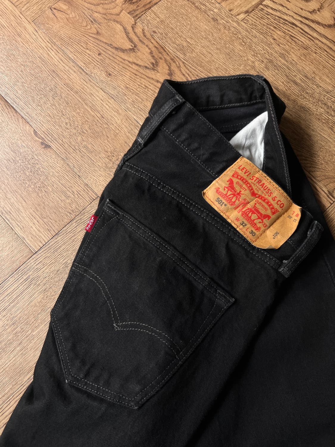 [32]리바이스 501 스트레이트핏 흑청 데님 팬츠 상품이미지4